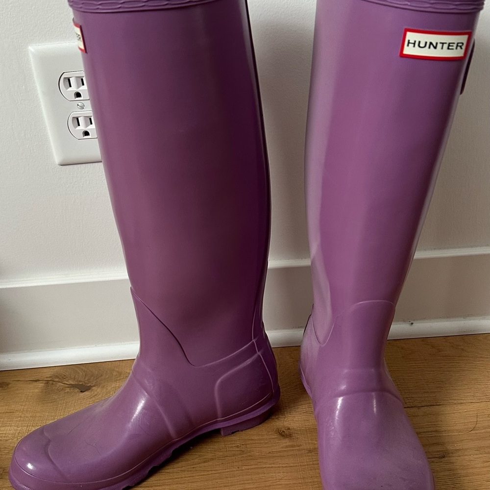 Hunter Lavender Waterproof Boots - Picture 2 of 2